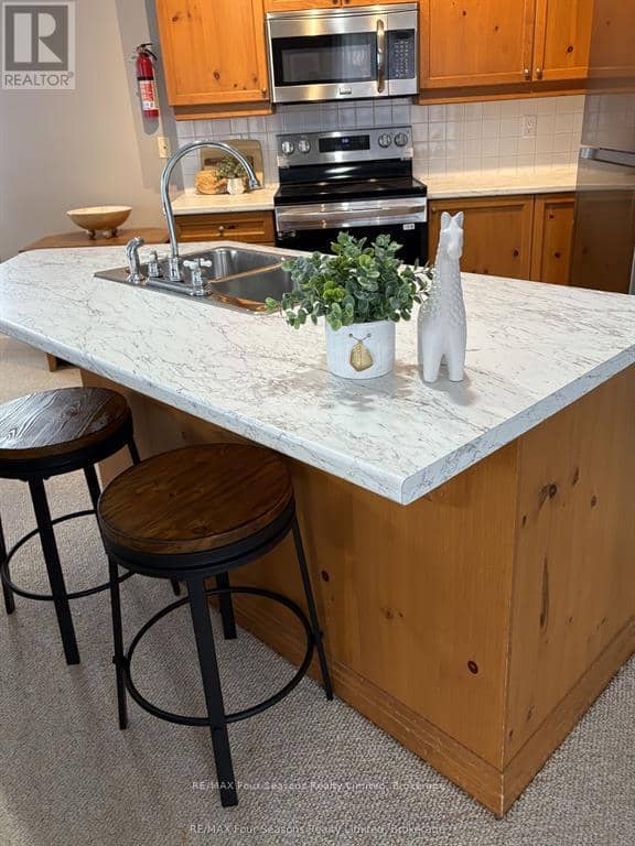114 - 184 Snowbridge Way — photo 7 of 40