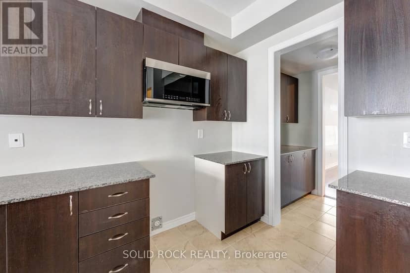 142 Farooq Boulevard S — photo 10 of 40
