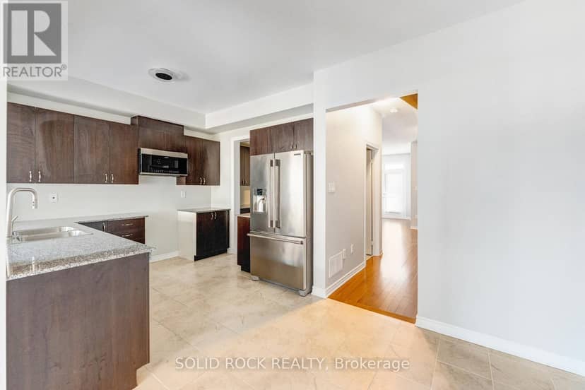 142 Farooq Boulevard S — photo 11 of 40