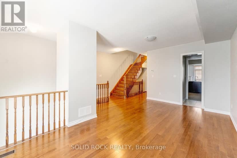 142 Farooq Boulevard S — photo 8 of 40