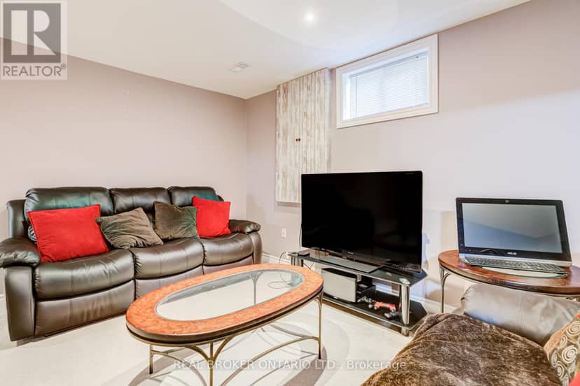 53 Marilyn Street — photo 35 of 40