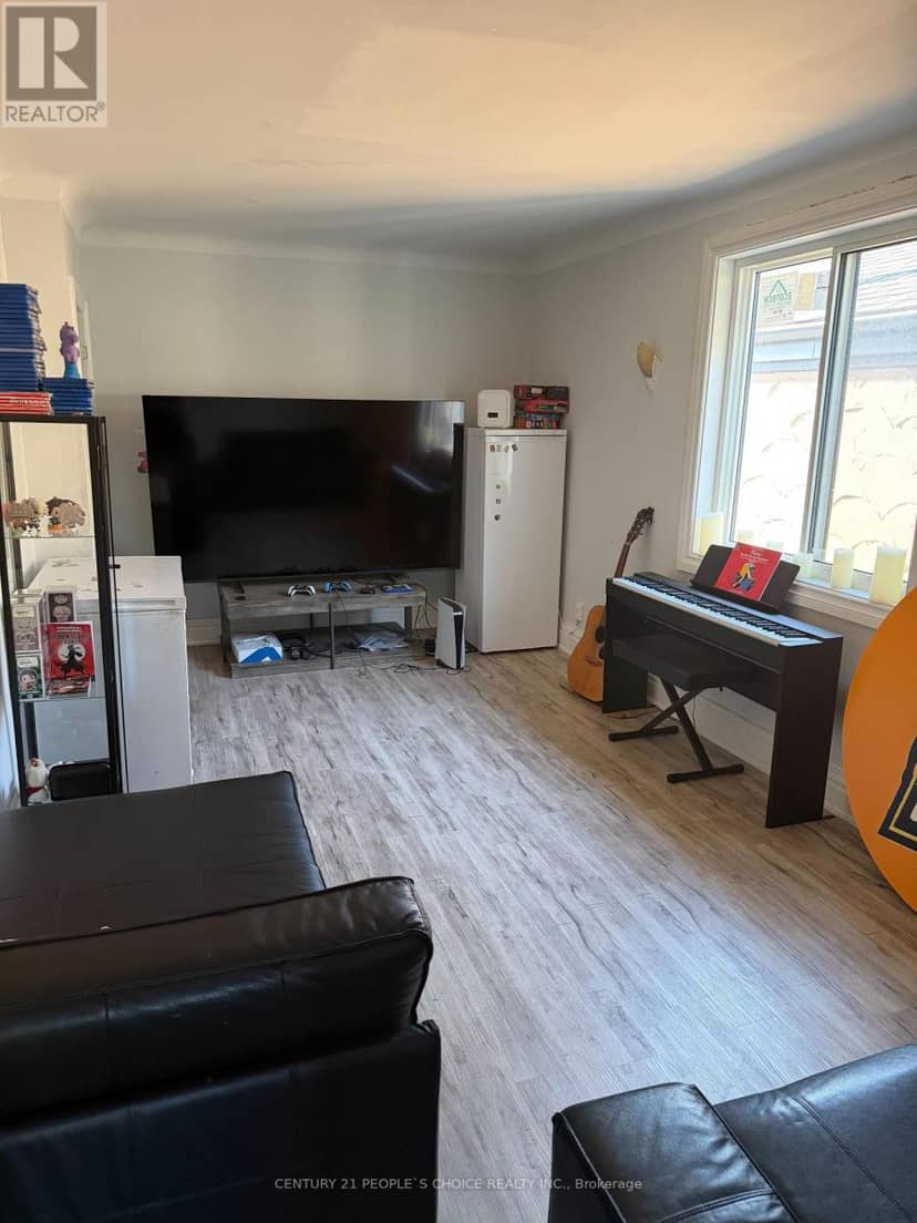 102 Parkdale Avenue N, Hamilton, photo 4