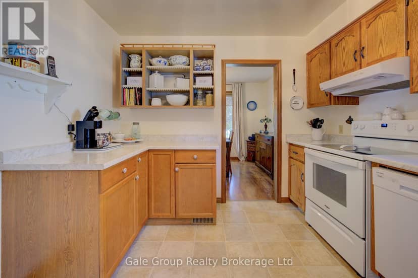 456 Ojibway Street — photo 12 of 35