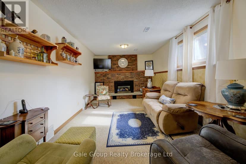 456 Ojibway Street — photo 19 of 35