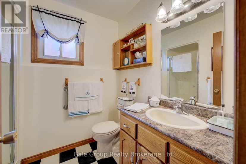 456 Ojibway Street — photo 23 of 35