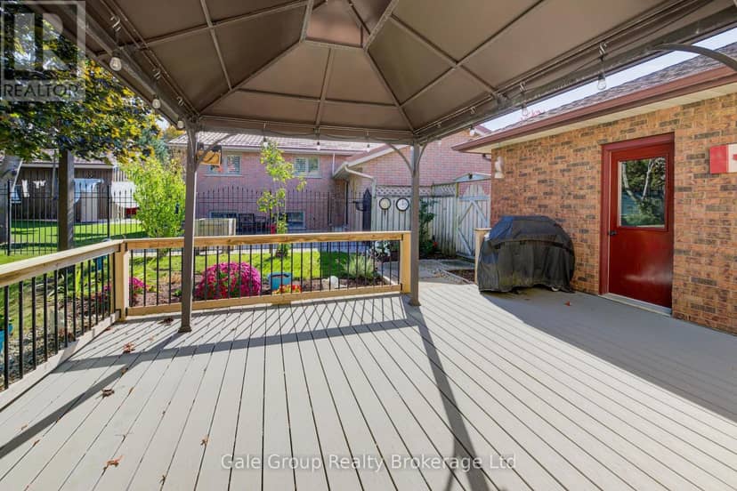 456 Ojibway Street — photo 27 of 35
