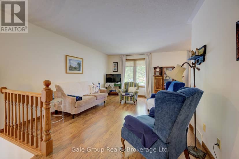 456 Ojibway Street — photo 6 of 35