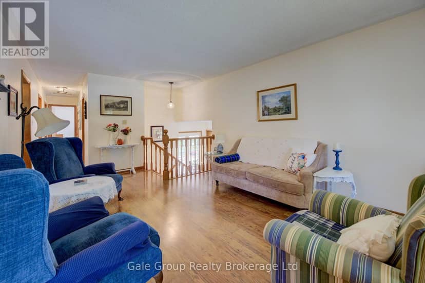 456 Ojibway Street — photo 7 of 35