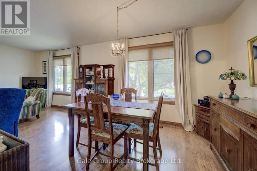 456 Ojibway Street — photo 9 of 35