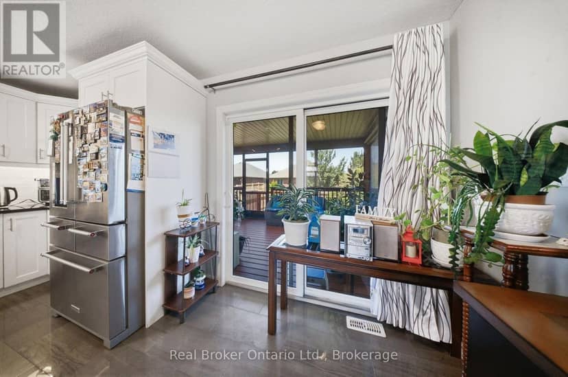 360 Dover Avenue — photo 16 of 40