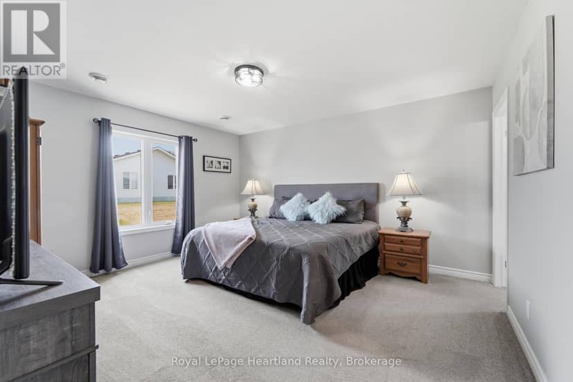 237 Lake Breeze Drive — photo 16 of 38