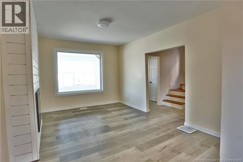 15 Lockhart Avenue — photo 8 of 28