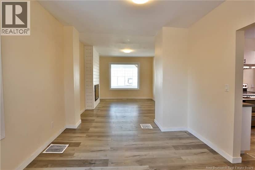 15 Lockhart Avenue — photo 9 of 28