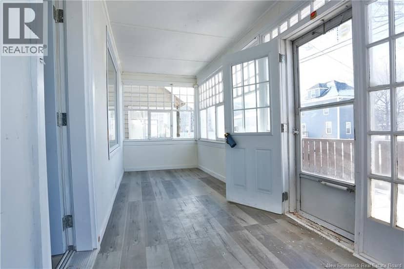 15 Lockhart Avenue — photo 3 of 28