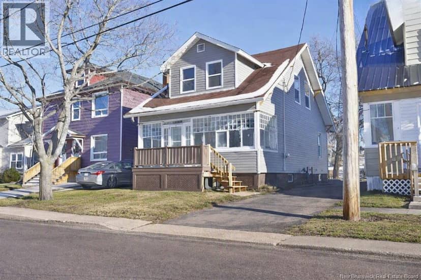 15 Lockhart Avenue — photo 1 of 28