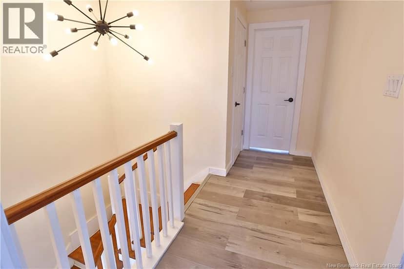 15 Lockhart Avenue — photo 16 of 28
