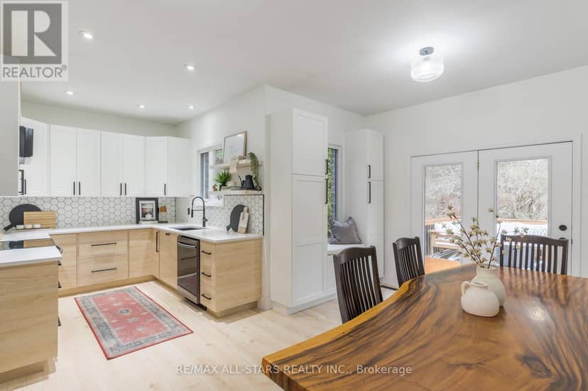 47 Meadowland Drive — photo 11 of 40