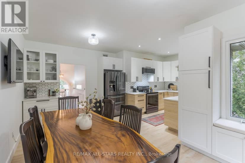47 Meadowland Drive — photo 16 of 40