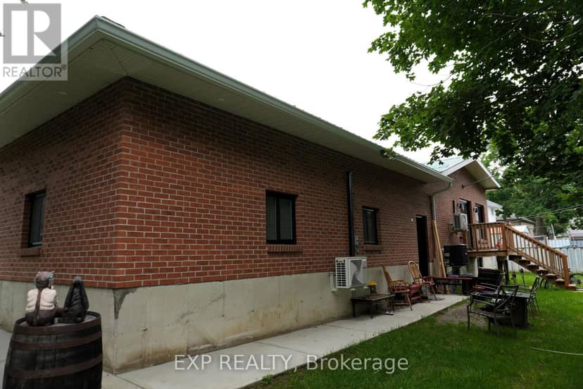 235 James Street W — photo 15 of 18
