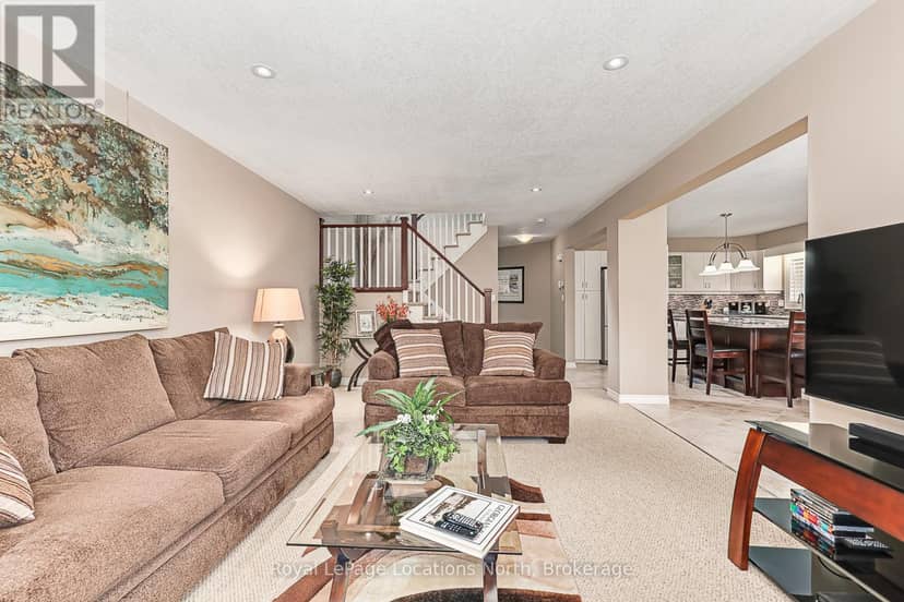 7 Kayla Crescent — photo 10 of 37