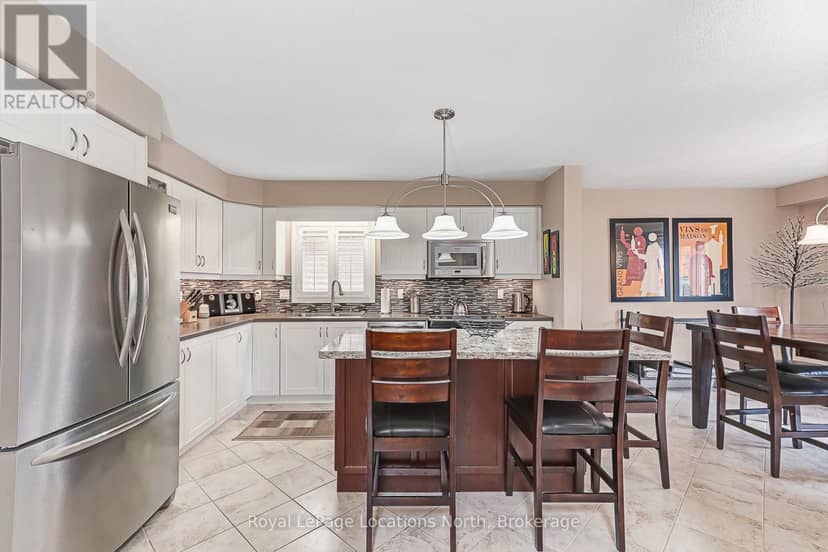7 Kayla Crescent — photo 11 of 37