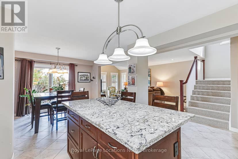 7 Kayla Crescent — photo 14 of 37