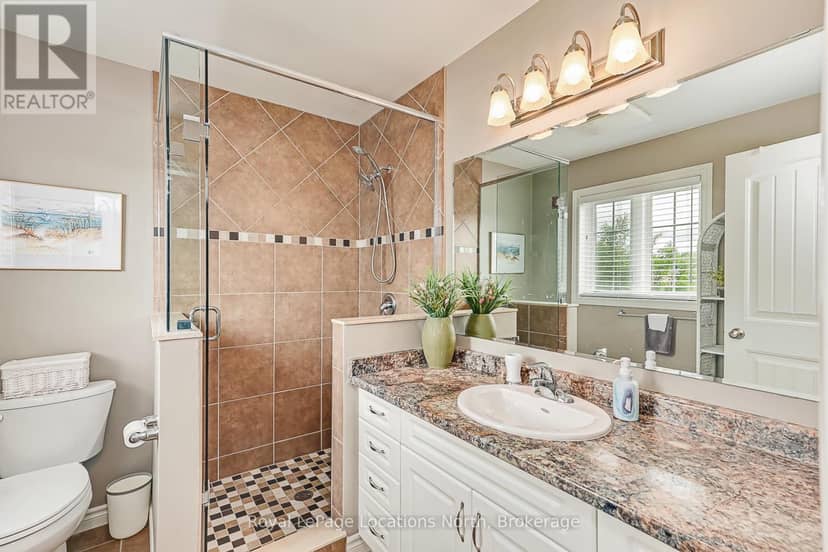 7 Kayla Crescent — photo 18 of 37