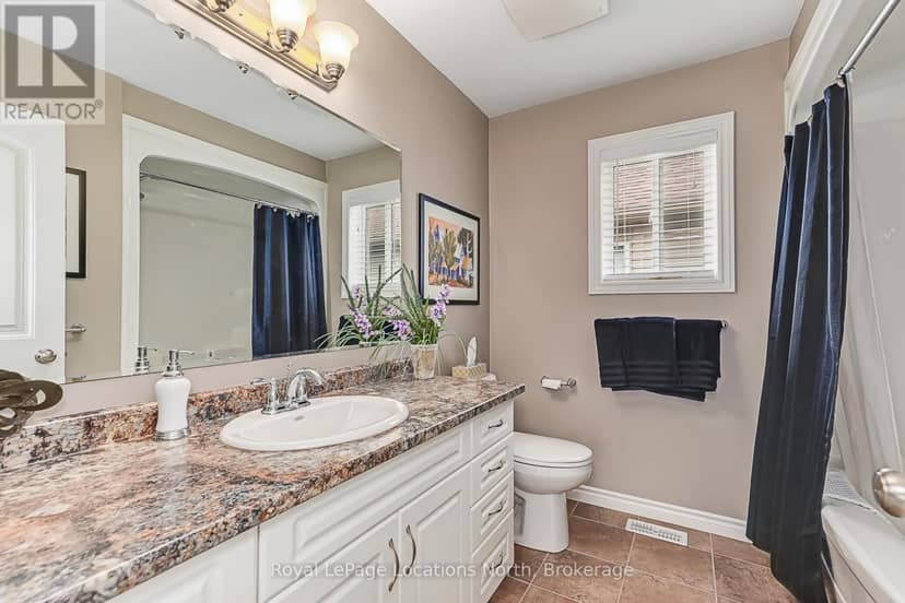 7 Kayla Crescent — photo 22 of 37