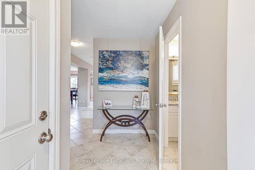 7 Kayla Crescent — photo 5 of 37