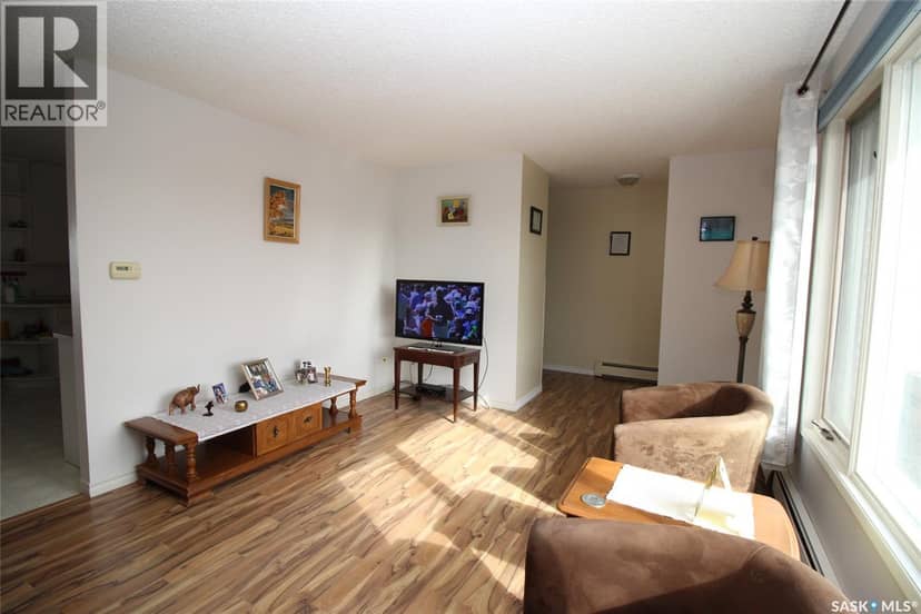 595 9th STREET W, Shaunavon, photo 3