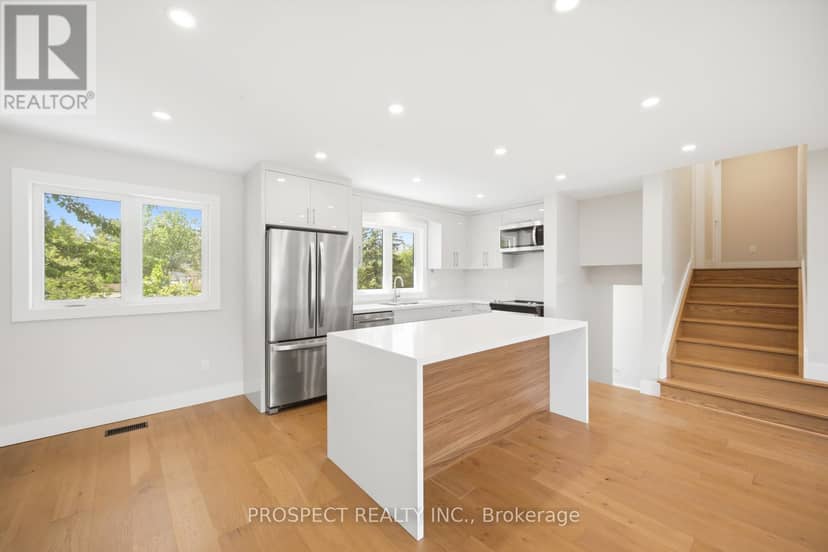 568 Simcoe Street — photo 10 of 40