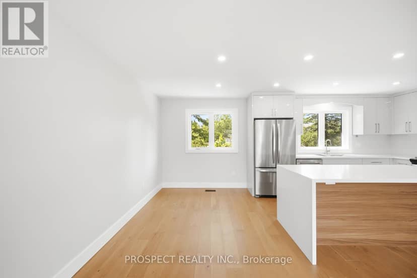 568 Simcoe Street — photo 15 of 40