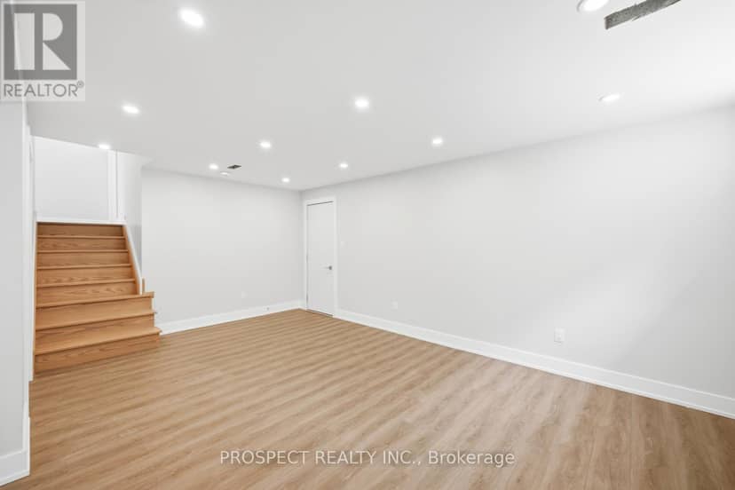 568 Simcoe Street — photo 37 of 40