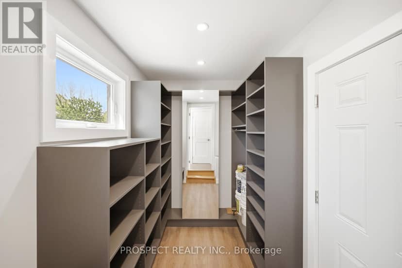 568 Simcoe Street — photo 39 of 40