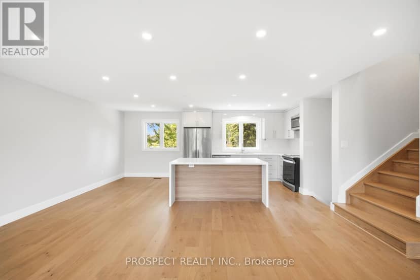 568 Simcoe Street — photo 5 of 40