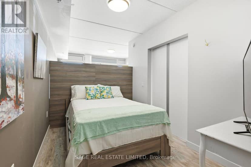 424 - 257 Hemlock Street — photo 23 of 40