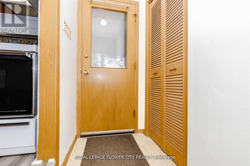 15 Cumberland Crescent — photo 11 of 37