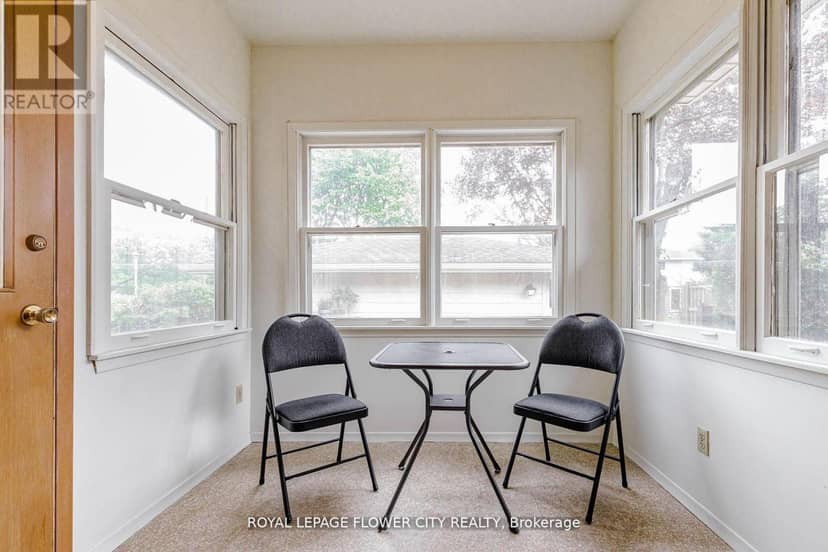 15 Cumberland Crescent — photo 28 of 37
