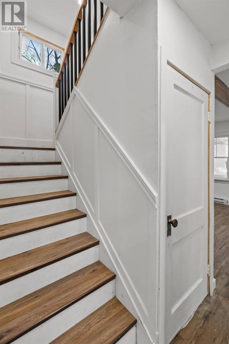 111 Beach Grove — photo 30 of 40