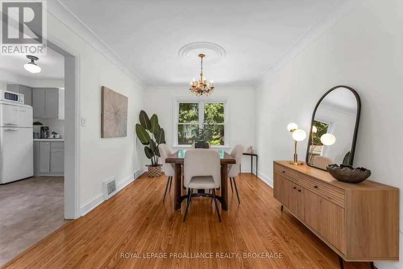 201 Willingdon Avenue — photo 11 of 40