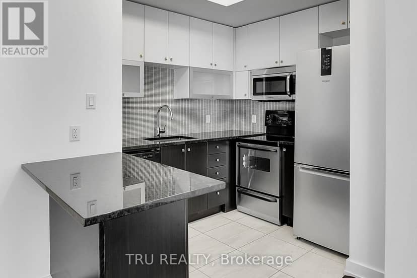 1110 - 179 Metcalfe Street — photo 10 of 39