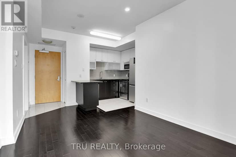 1110 - 179 Metcalfe Street — photo 15 of 39