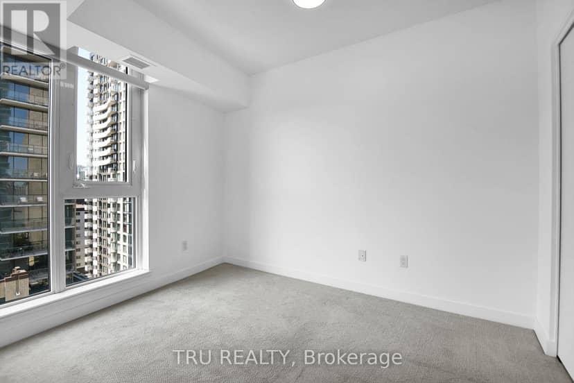 1110 - 179 Metcalfe Street — photo 21 of 39