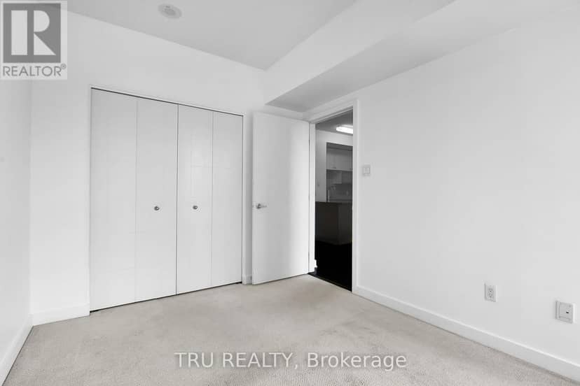 1110 - 179 Metcalfe Street — photo 23 of 39