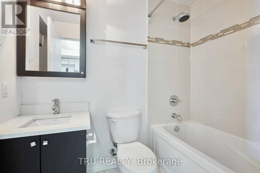 1110 - 179 Metcalfe Street — photo 25 of 39