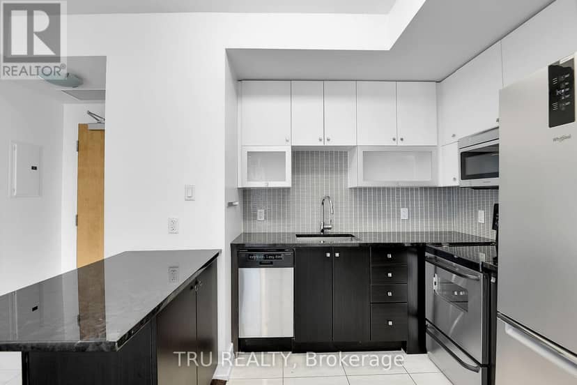 1110 - 179 Metcalfe Street — photo 9 of 39