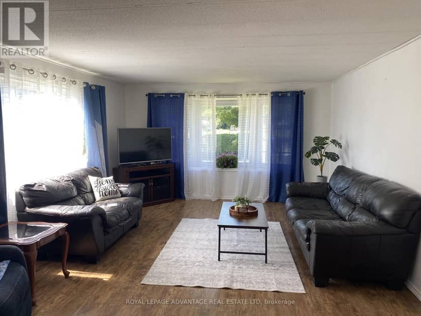 4 Kavanagh Drive — photo 2 of 17