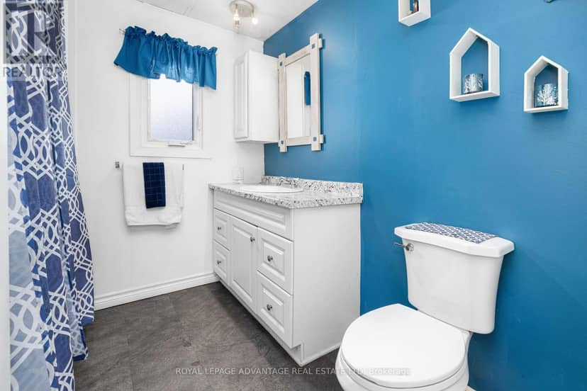 4 Kavanagh Drive — photo 12 of 17