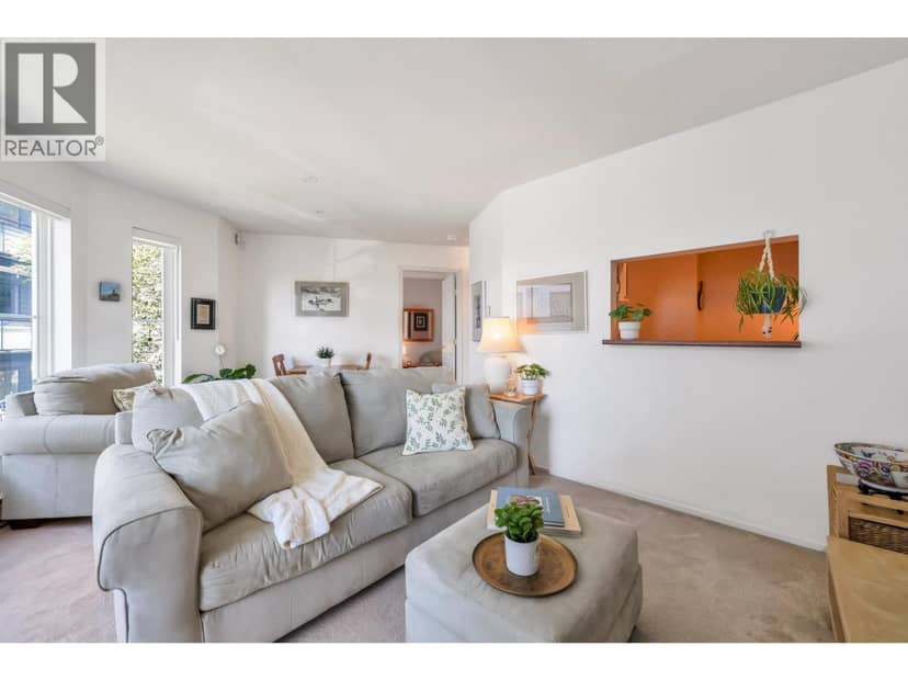 206 245 ST. DAVIDS AVENUE, North Vancouver