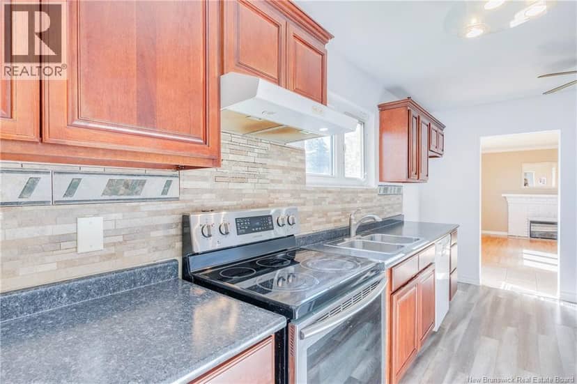 194 Jones Street — photo 13 of 40